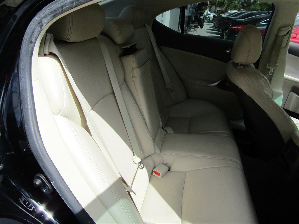 Used 2010 Lexus IS 250 RWD image 11