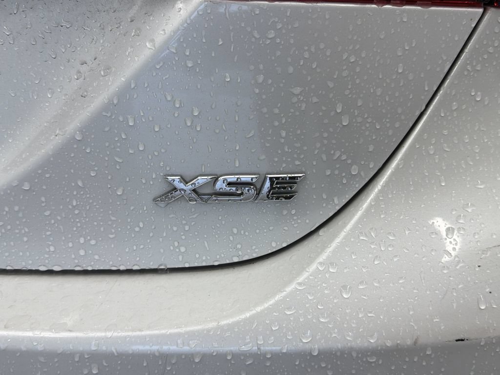 Used 2023 Toyota Camry XSE FWD image 4