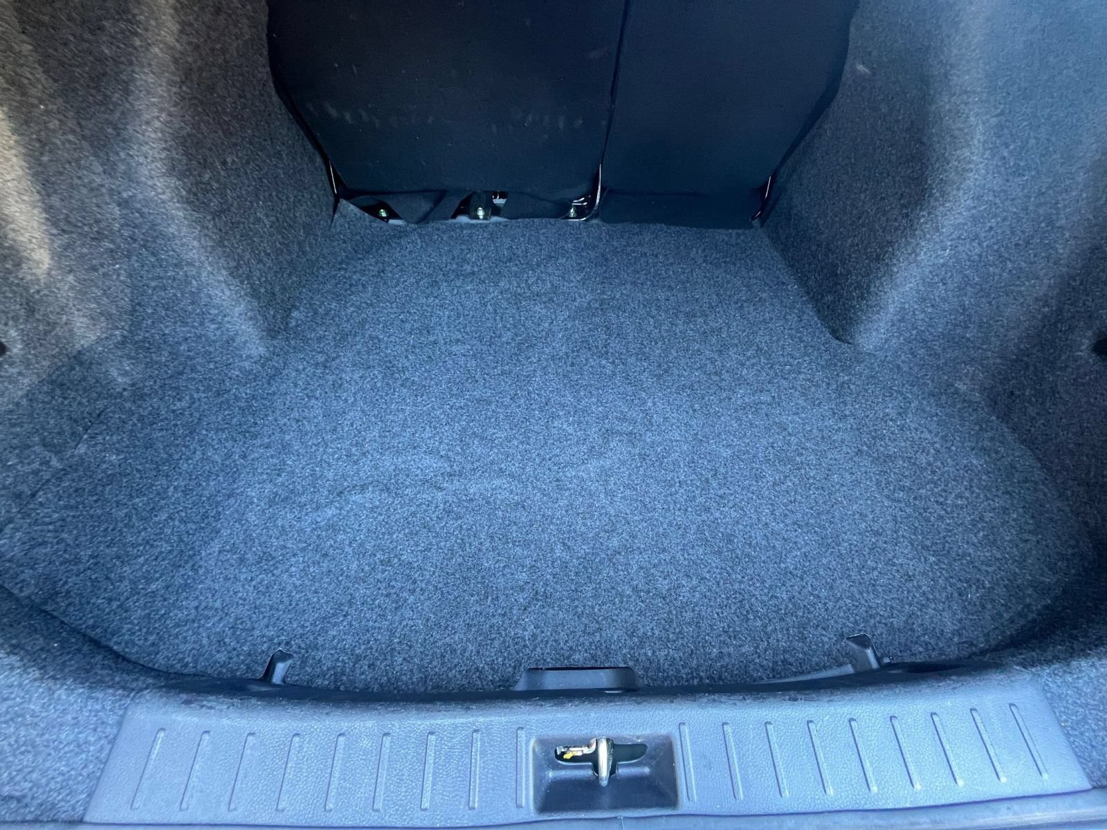 Used 2025 Nissan Versa SV FWD image 25