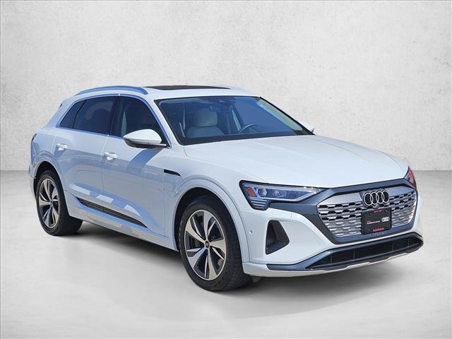 Certified 2024 Audi Q8 e-tron Premium Plus w/ Premium Plus Package AWD/4WD image 3