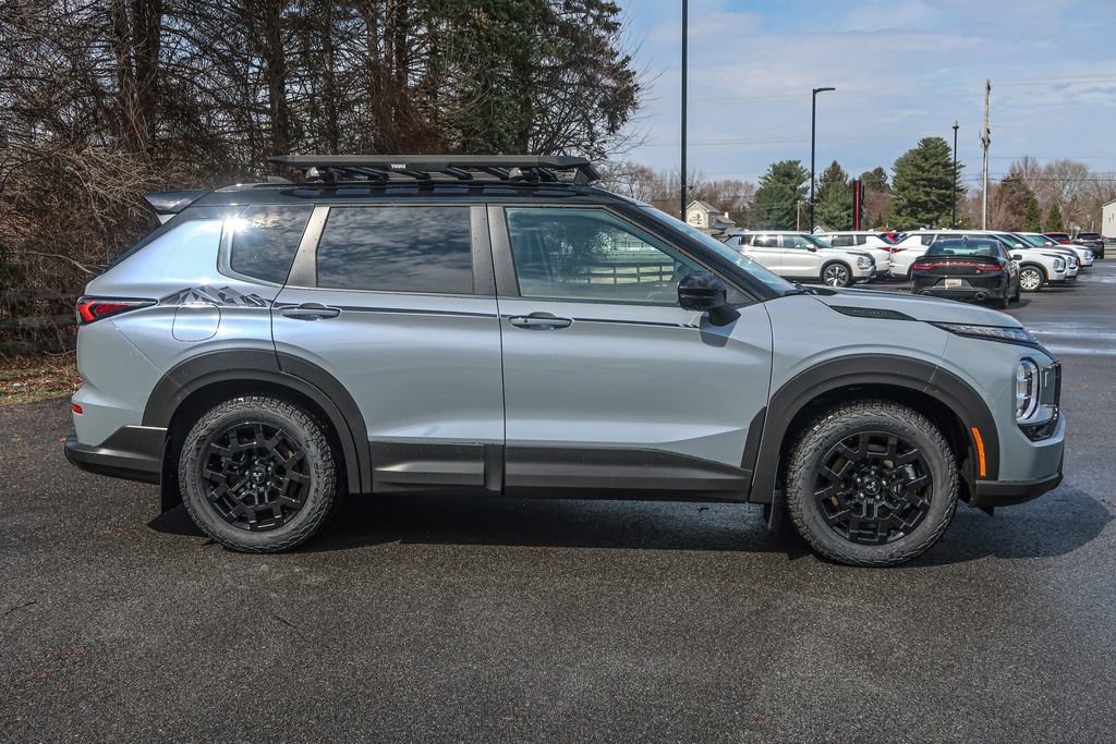 New 2026 Mitsubishi Outlander Trail Edition image 9
