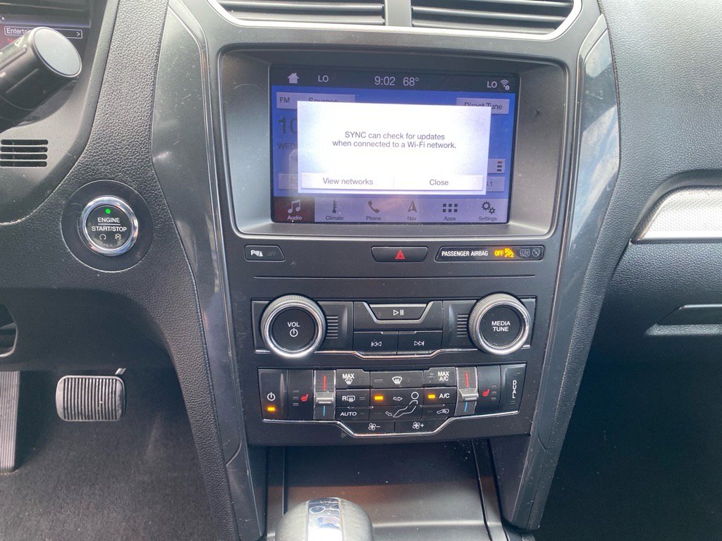 Used 2019 Ford Explorer XLT w/ Equipment Group 202A image 11