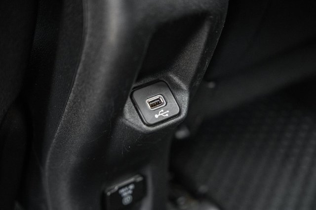 Used 2019 Jeep Renegade Latitude w/ Cold Weather Group image 41