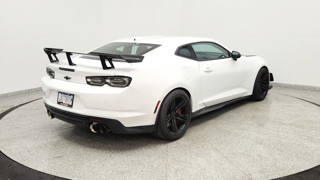 Used 2021 Chevrolet Camaro ZL1 RWD image 5
