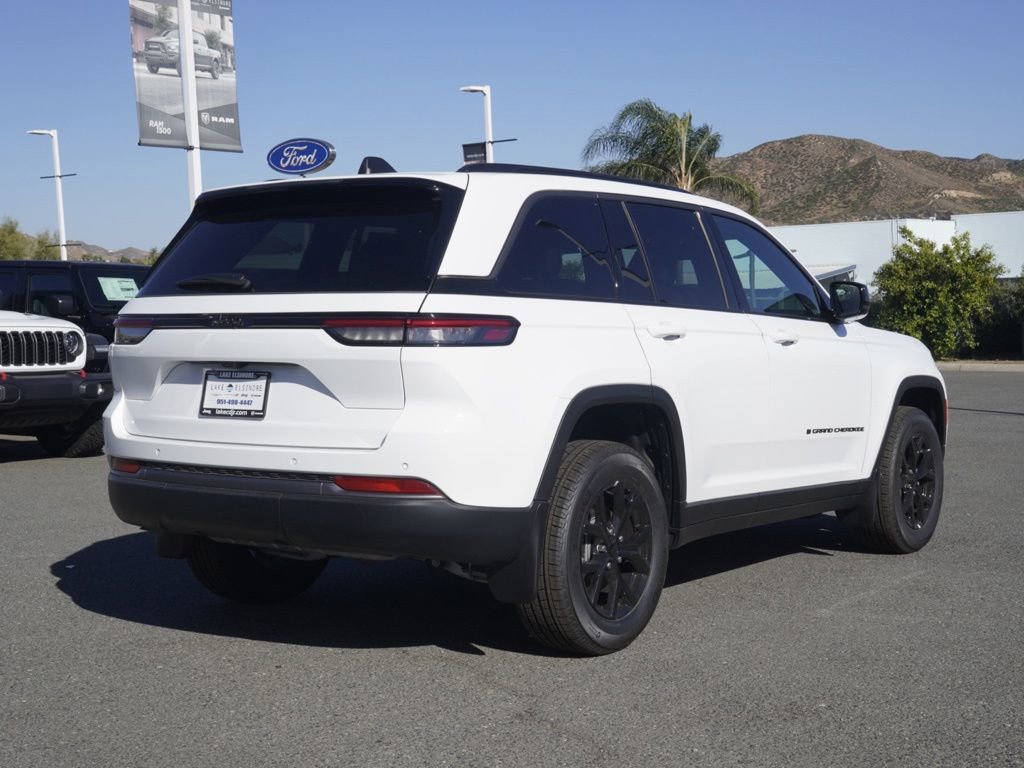 New 2026 Jeep Grand Cherokee Altitude image 4