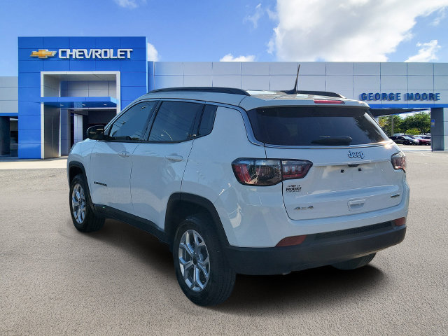 Used 2026 Jeep Compass Latitude AWD/4WD image 3