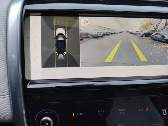 Used 2022 Land Rover Discovery Sport SE R-Dynamic image 18