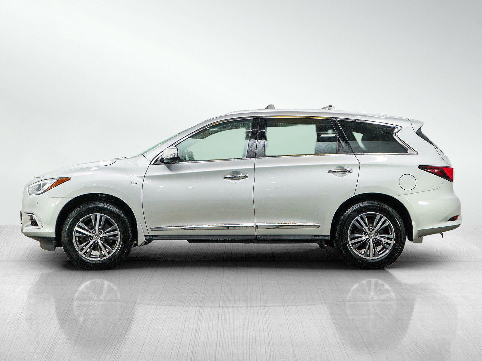 Used 2017 INFINITI QX60 AWD w/ Premium Plus Package image 2