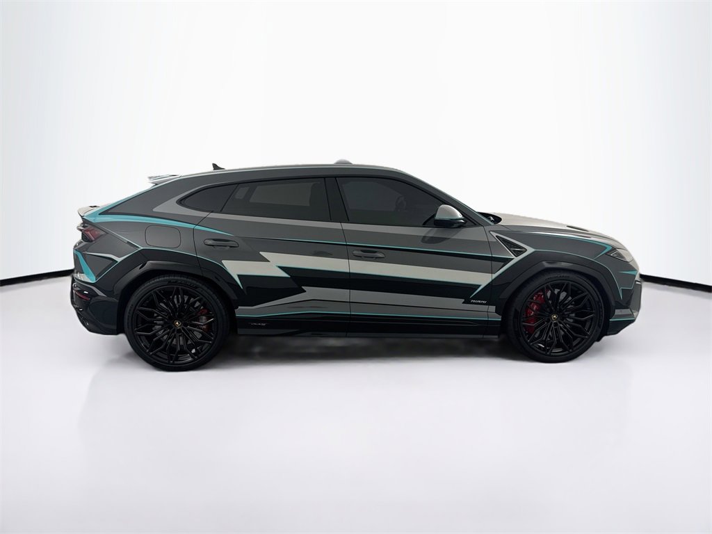Used 2025 Lamborghini Urus SE image 4