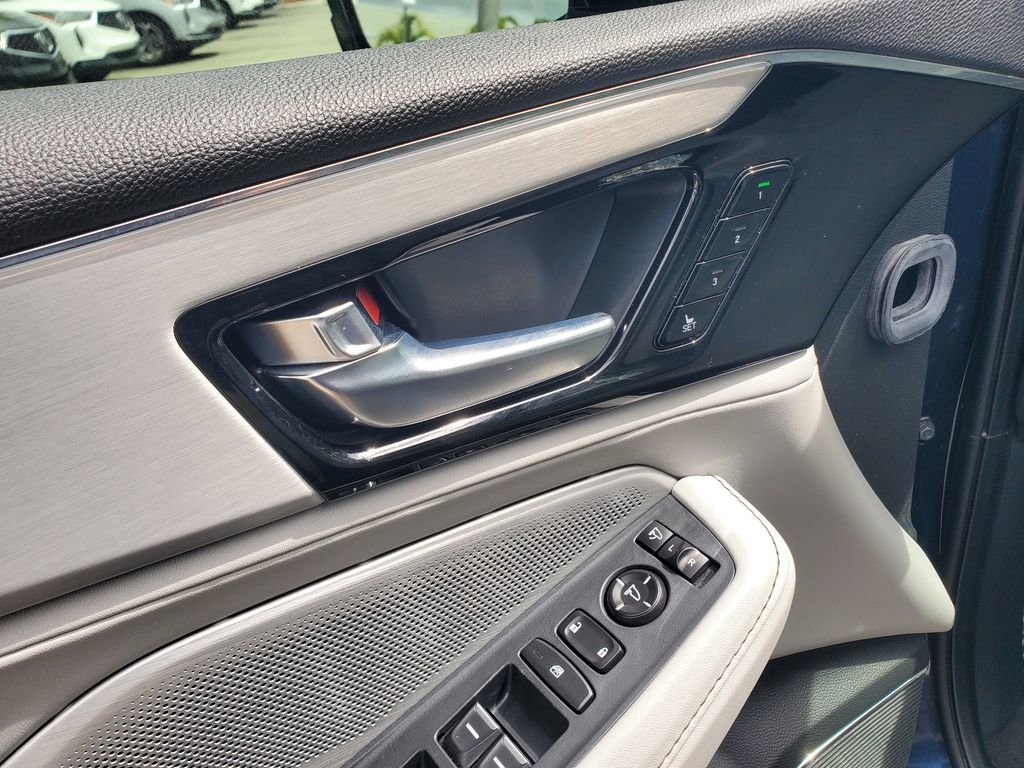 Certified 2025 Acura MDX w/ Technology Package image 22