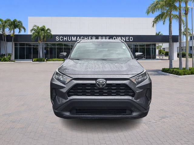 Used 2019 Toyota RAV4 LE FWD image 2