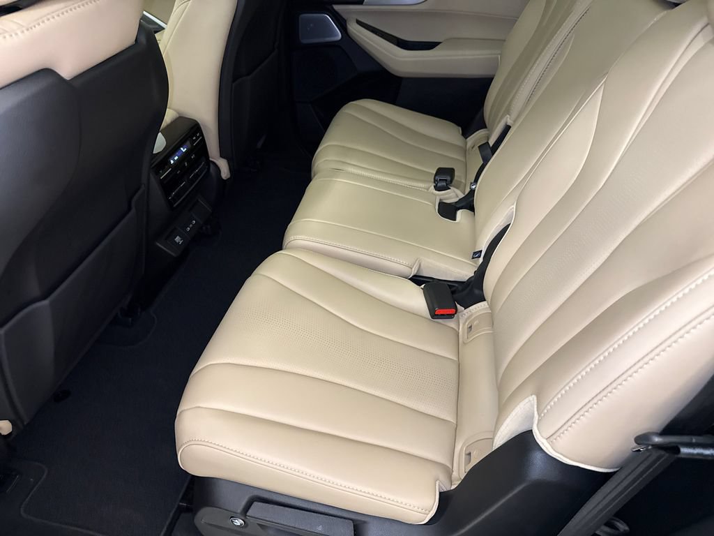 Used 2025 Acura MDX w/ Technology Package FWD image 18