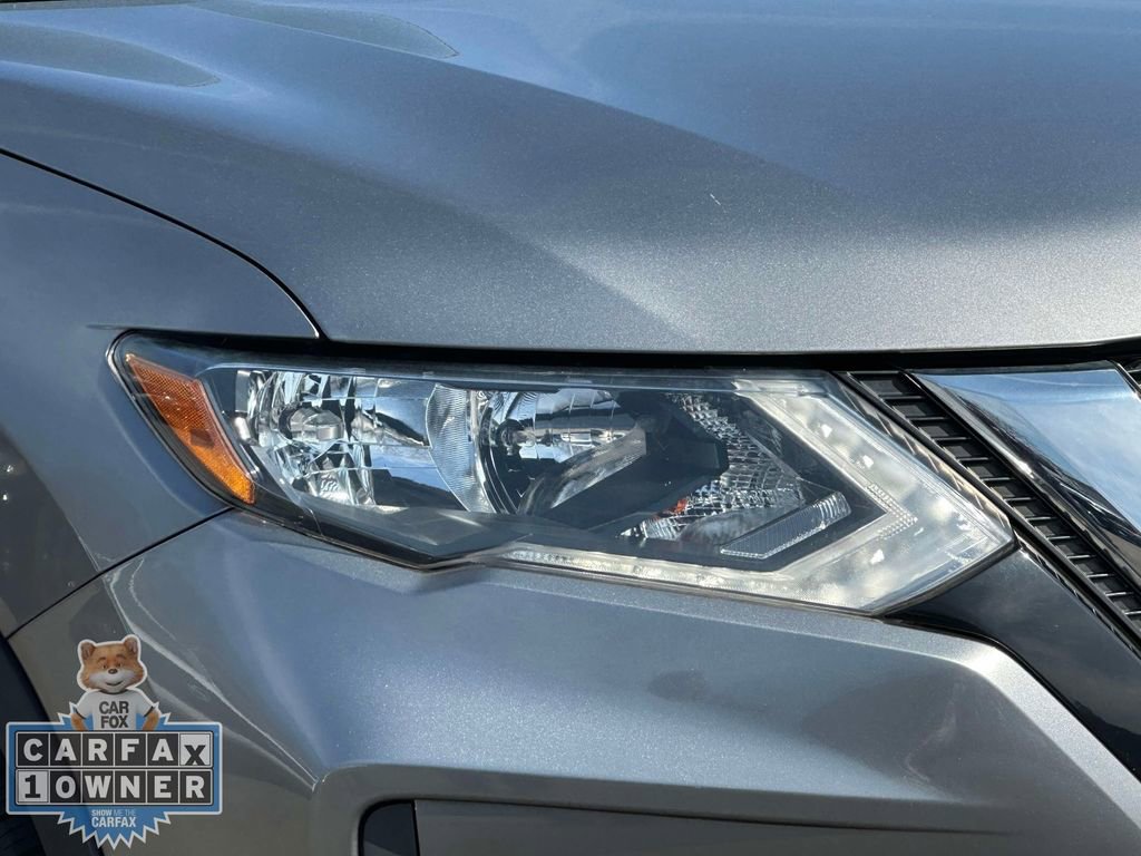Used 2018 Nissan Rogue S image 10