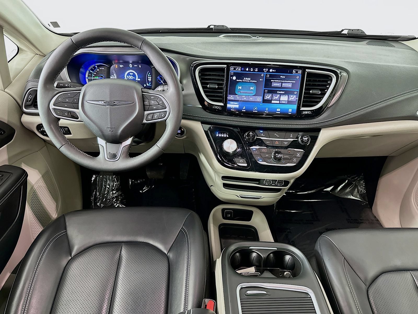 Used 2023 Chrysler Pacifica Touring-L FWD image 22