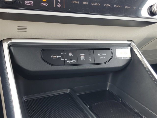 New 2026 Kia Carnival EX image 24