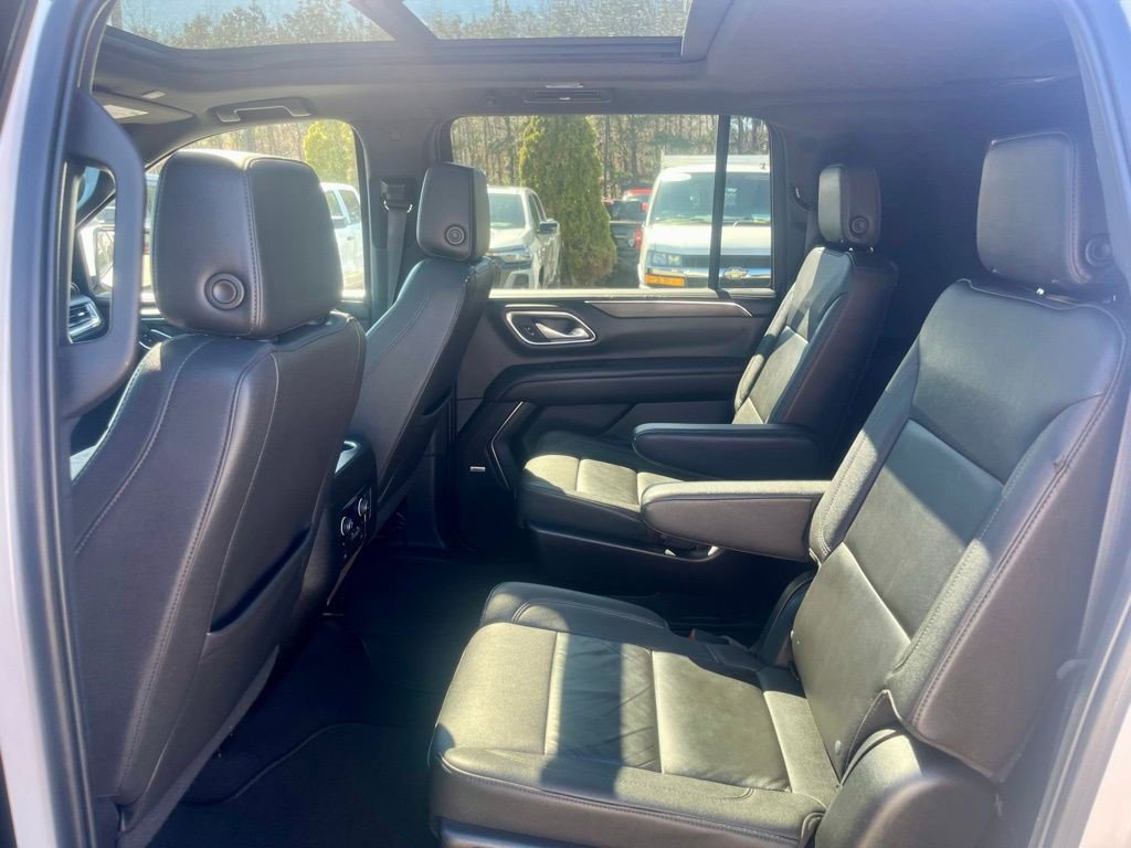 Certified 2023 Chevrolet Suburban Z71 w/ Luxury Package AWD/4WD image 28