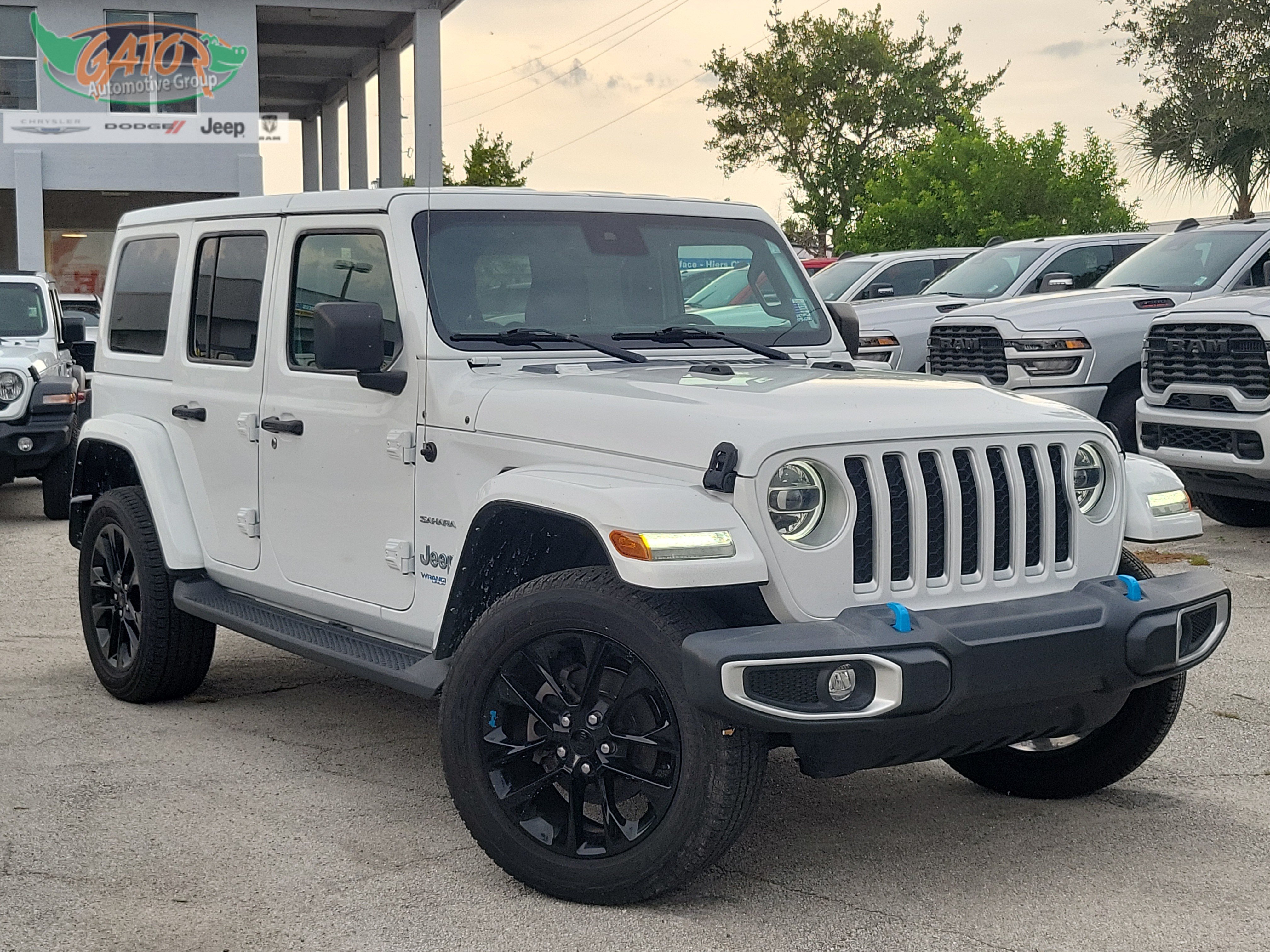 Used 2022 Jeep Wrangler Unlimited Sahara w/ Safety Group AWD/4WD image 1
