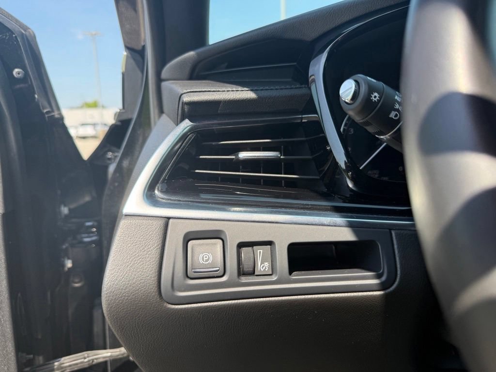 Certified 2024 Cadillac XT6 Luxury w/ LPO, Floor Liner Package AWD/4WD image 19