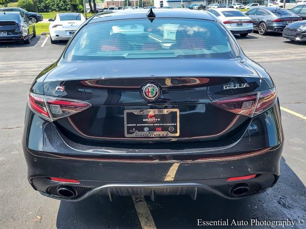 New 2025 Alfa Romeo Giulia AWD w/ Veloce Package AWD image 5