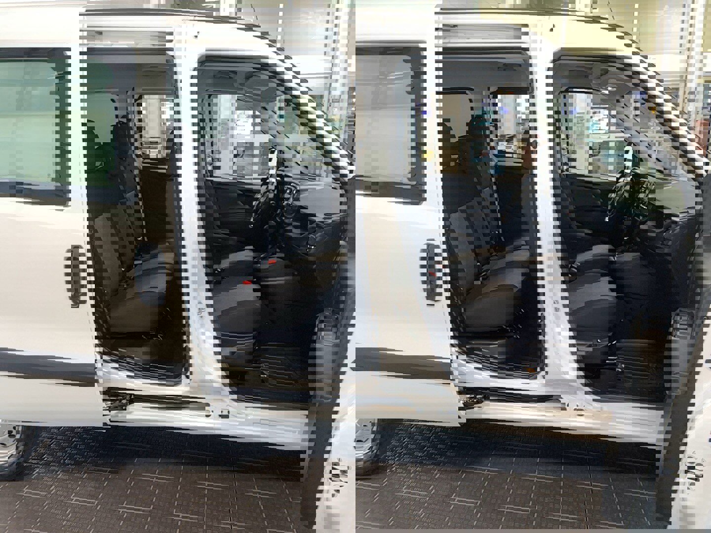 Used 2022 RAM ProMaster City Wagon image 8