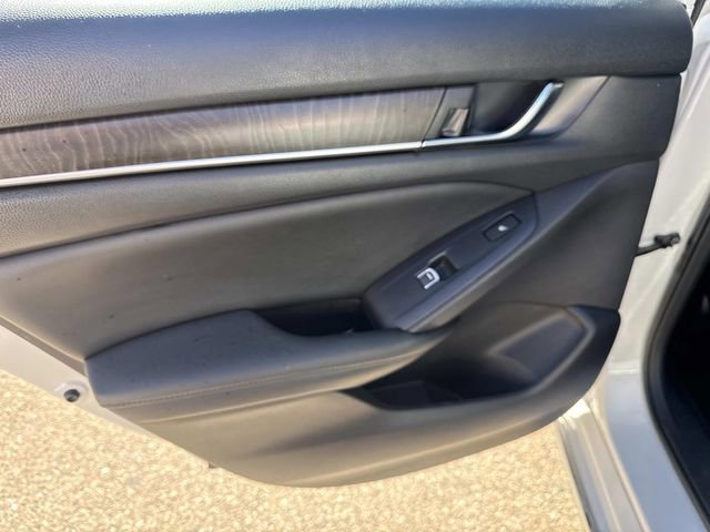 Used 2019 Honda Accord Touring image 12
