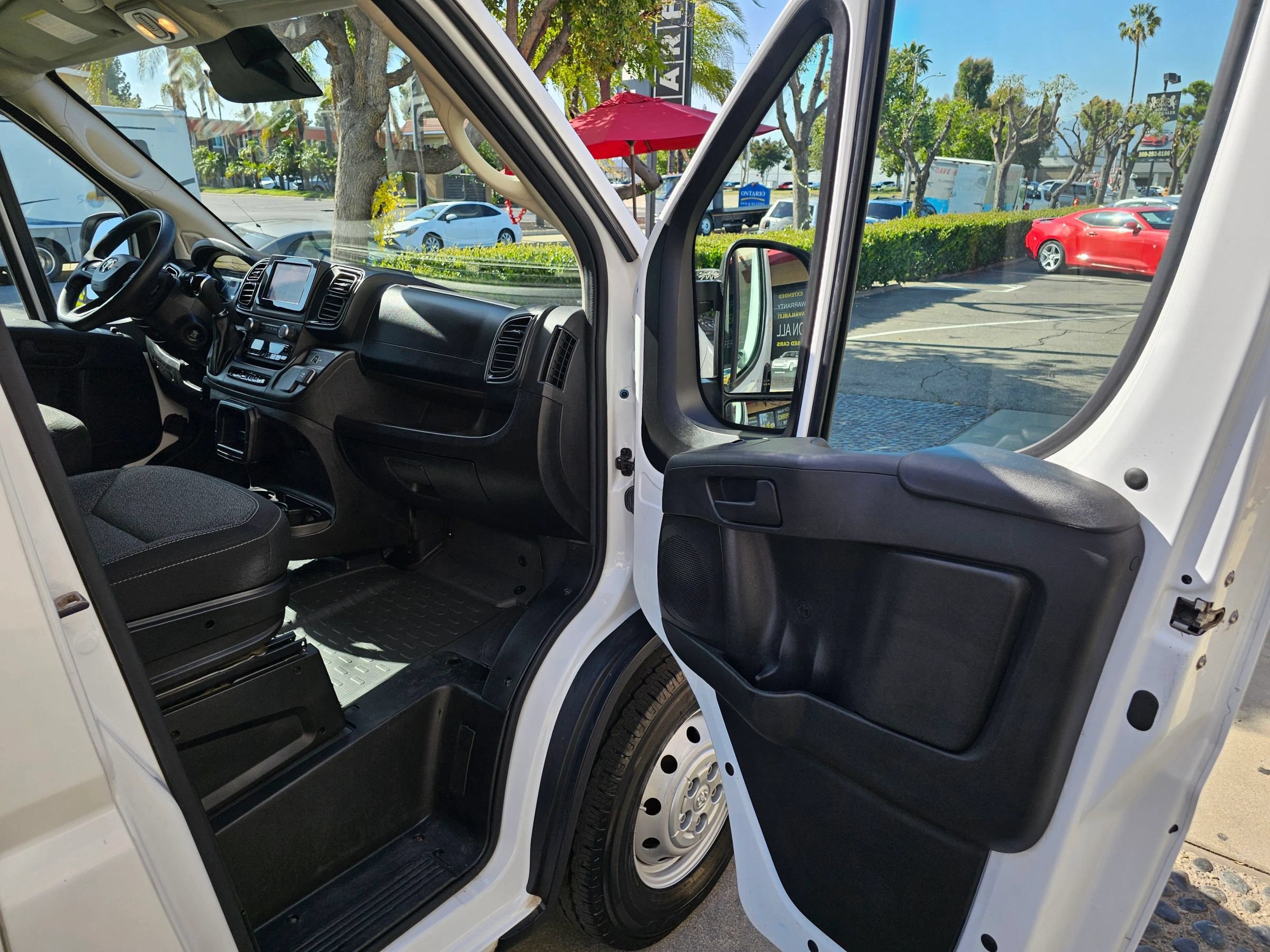 Used 2023 RAM ProMaster 3500 w/ Fleet Safety Group FWD image 18