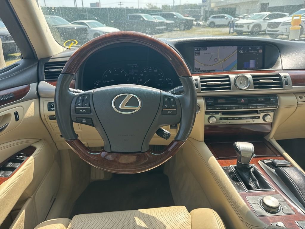 Used 2015 Lexus LS 460 w/ Comfort Package image 15