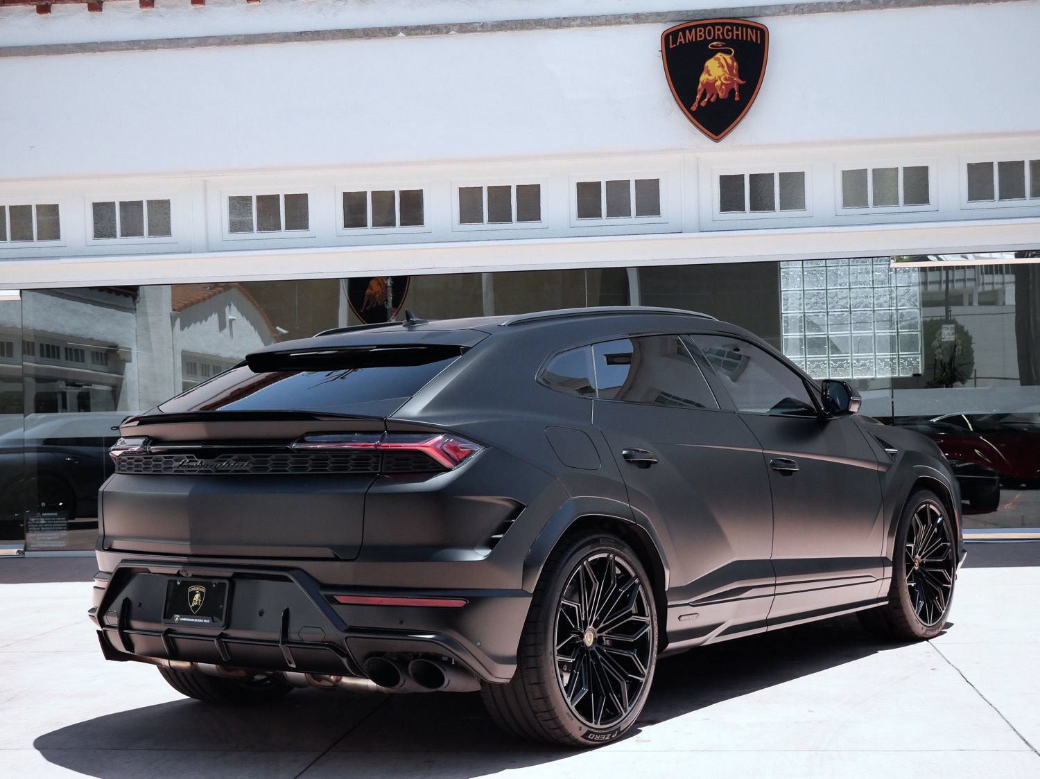 Used 2025 Lamborghini Urus S AWD/4WD image 3