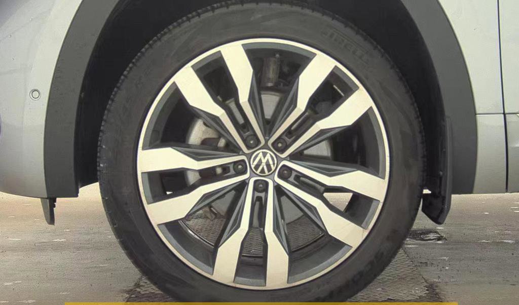 Used 2023 Volkswagen Atlas SEL Premium AWD/4WD image 8
