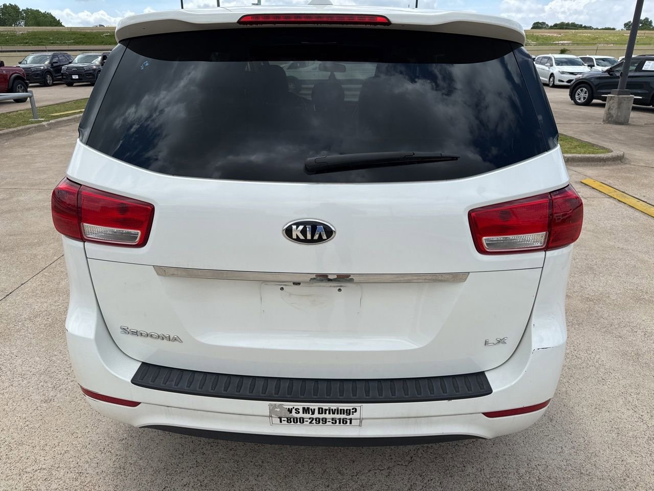 Used 2018 Kia Sedona LX image 7