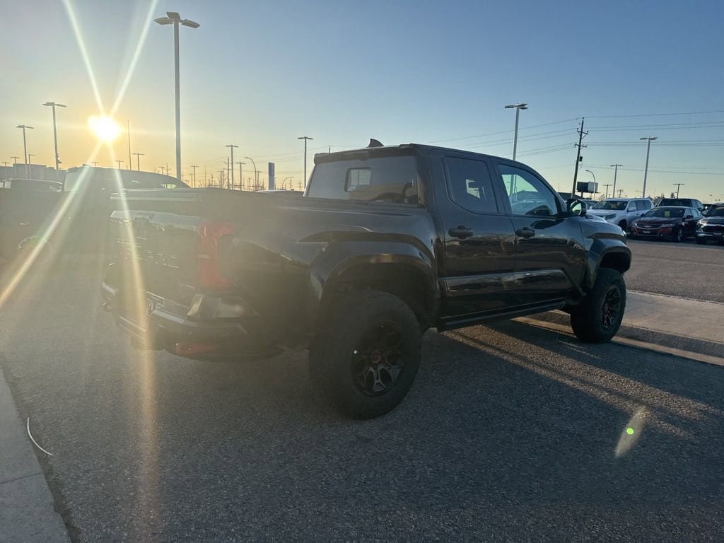 Used 2025 Toyota Tacoma TRD Pro AWD/4WD image 11