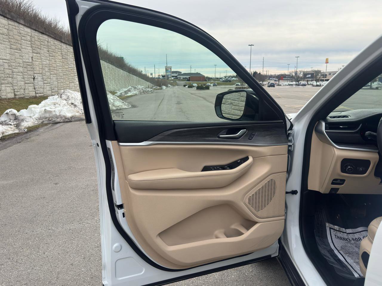 Used 2024 Jeep Grand Cherokee L Limited image 14