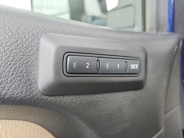 Used 2017 Nissan Titan SL w/ Texas Titan Edition AWD/4WD image 21