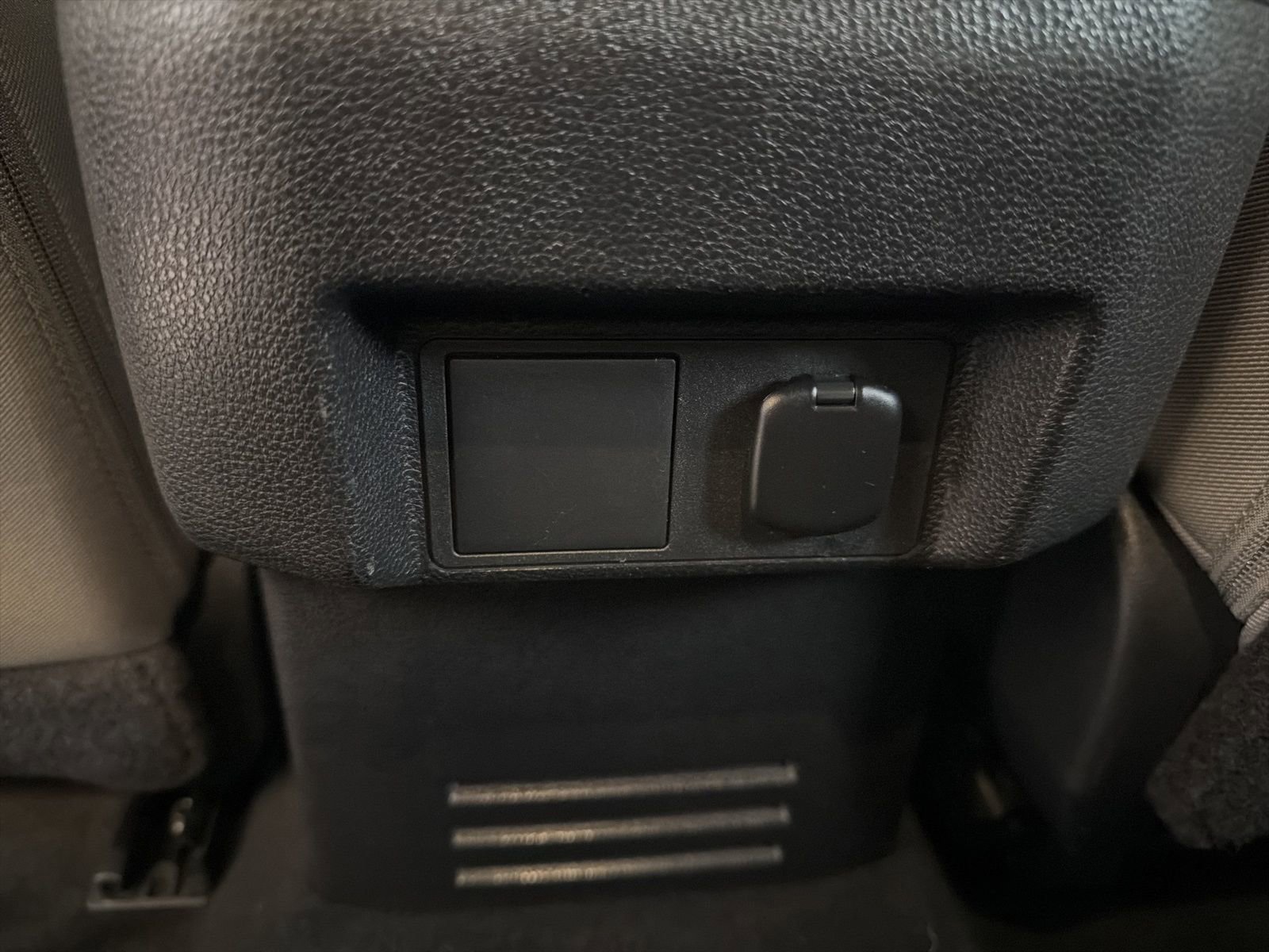 Used 2025 Toyota Tacoma TRD Off-Road image 12