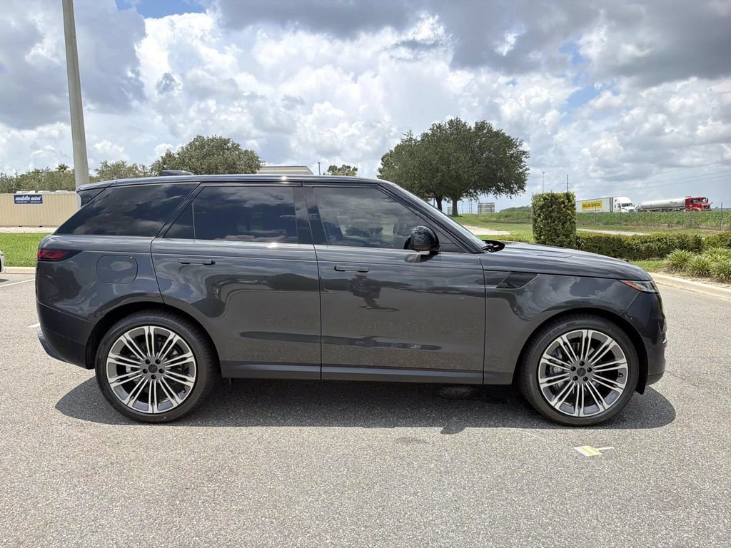 New 2026 Land Rover Range Rover Sport SE AWD/4WD image 6