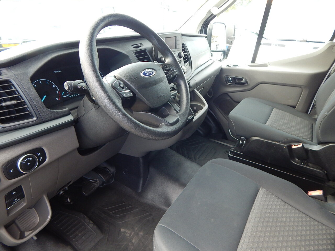 Used 2025 Ford Transit 250 Low Roof w/ Exterior Upgrade Package RWD image 2