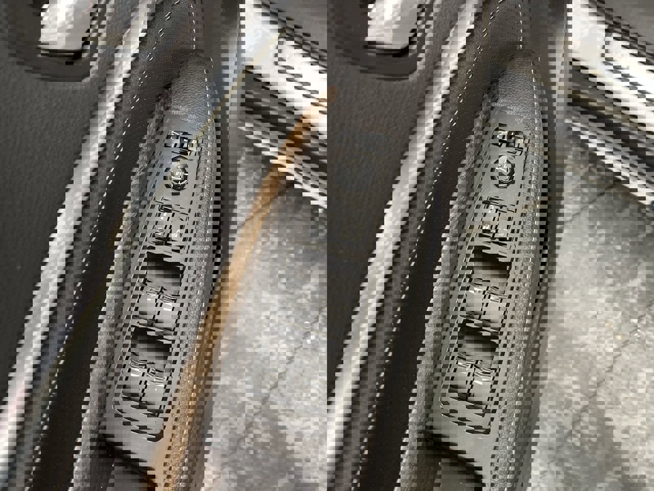 Used 2020 Acura MDX SH-AWD w/Technology Pkg image 9