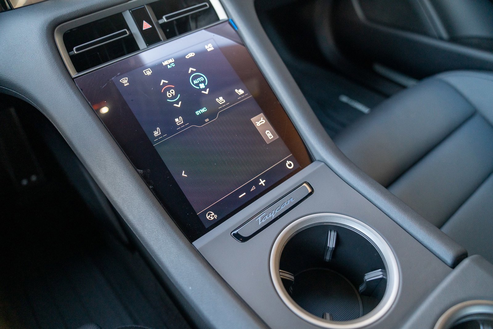 Used 2025 Porsche Taycan image 18