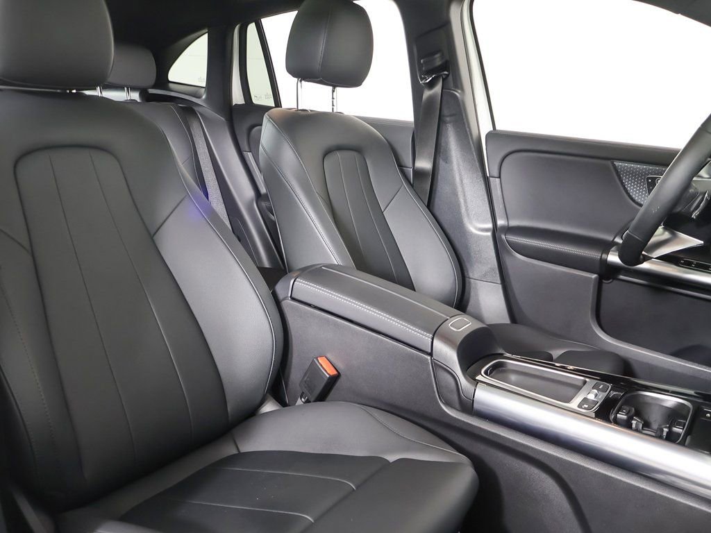 Used 2025 Mercedes-Benz GLA 250 4MATIC image 30