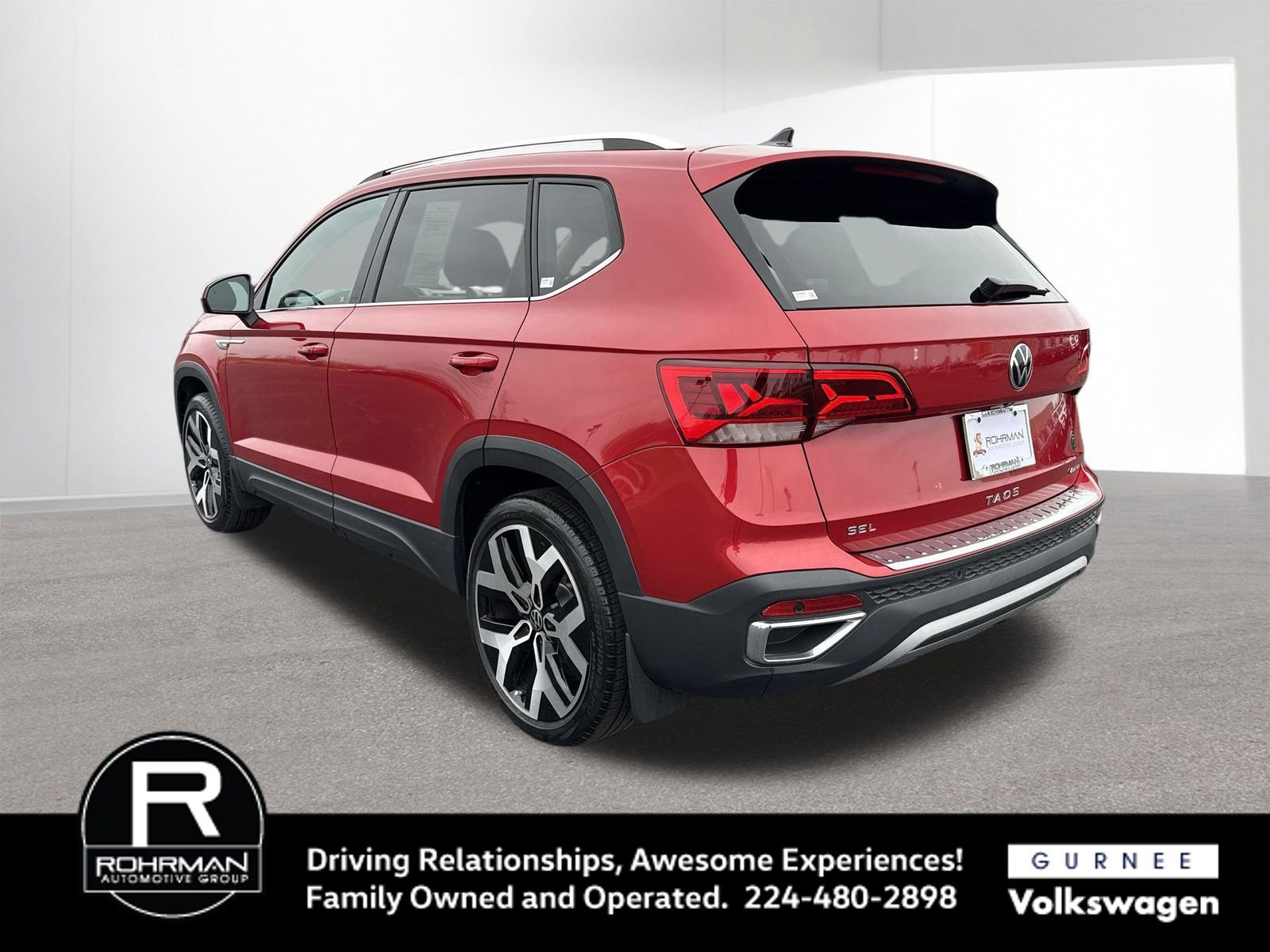 Used 2023 Volkswagen Taos SEL image 6