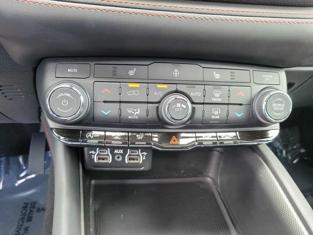 Used 2025 Dodge Durango GT RWD image 29