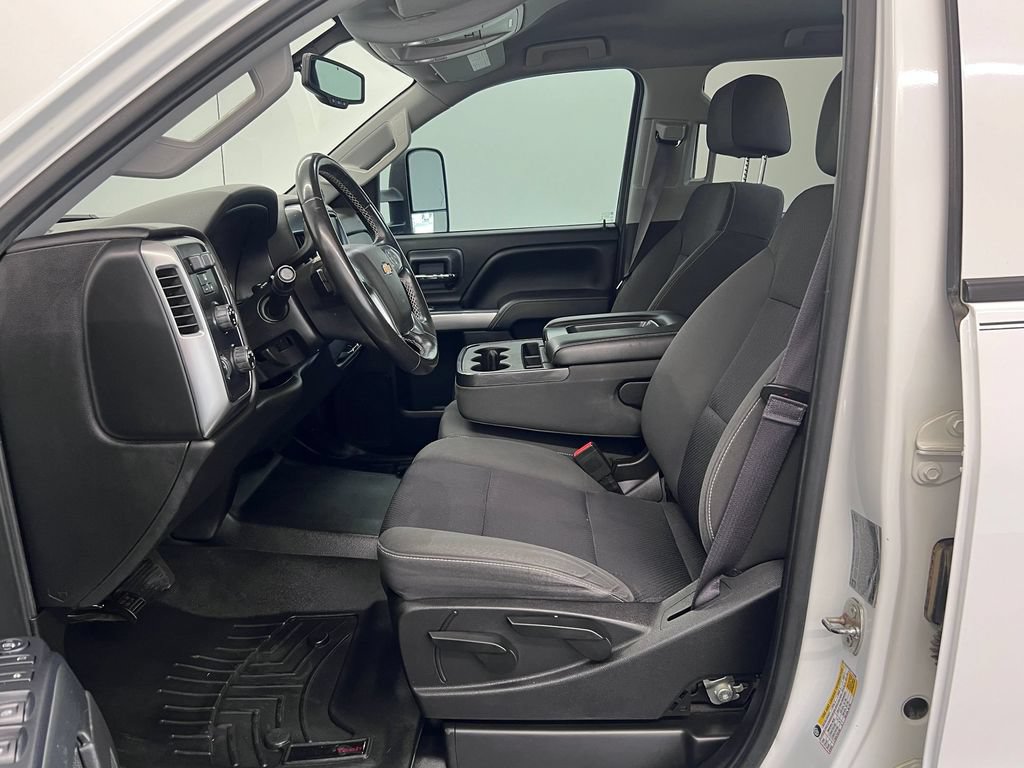 Used 2015 Chevrolet Silverado 3500 LT AWD/4WD image 5
