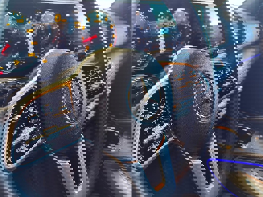 Used 2022 Mercedes-Benz GLE 350 w/ Premium Package image 13