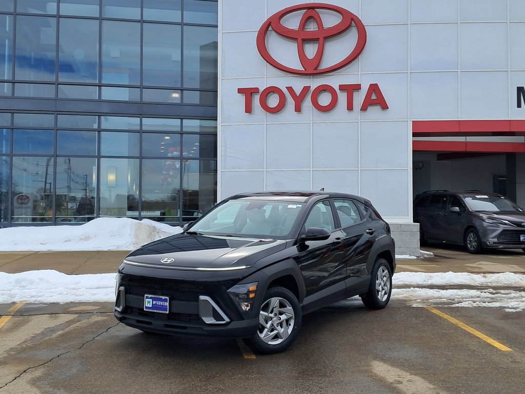 Used 2024 Hyundai Kona SE image 1