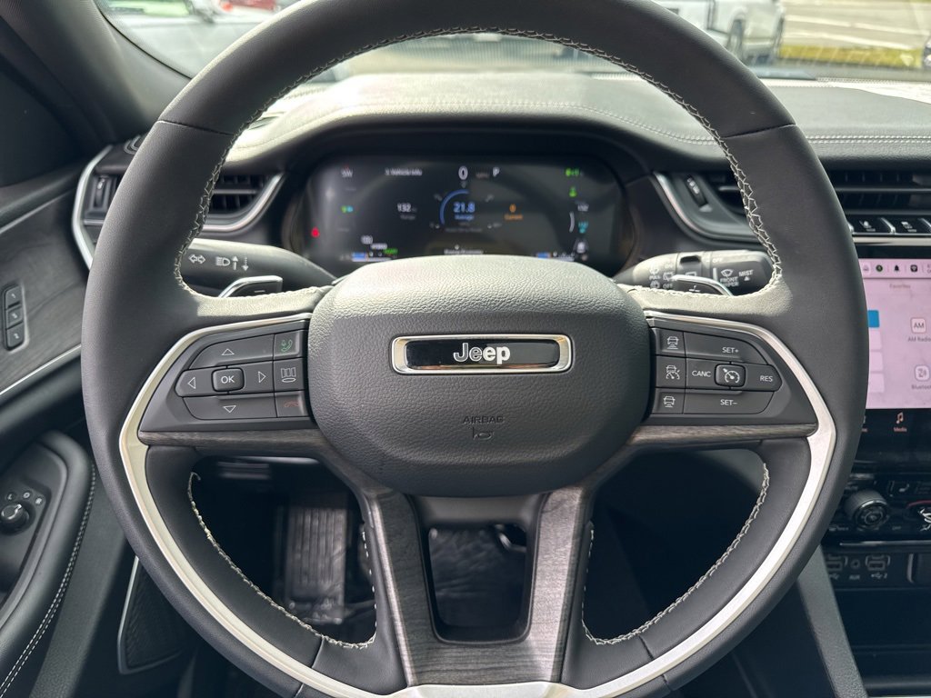 Used 2025 Jeep Grand Cherokee Limited 4xe w/ MOPAR Finishing Package image 23