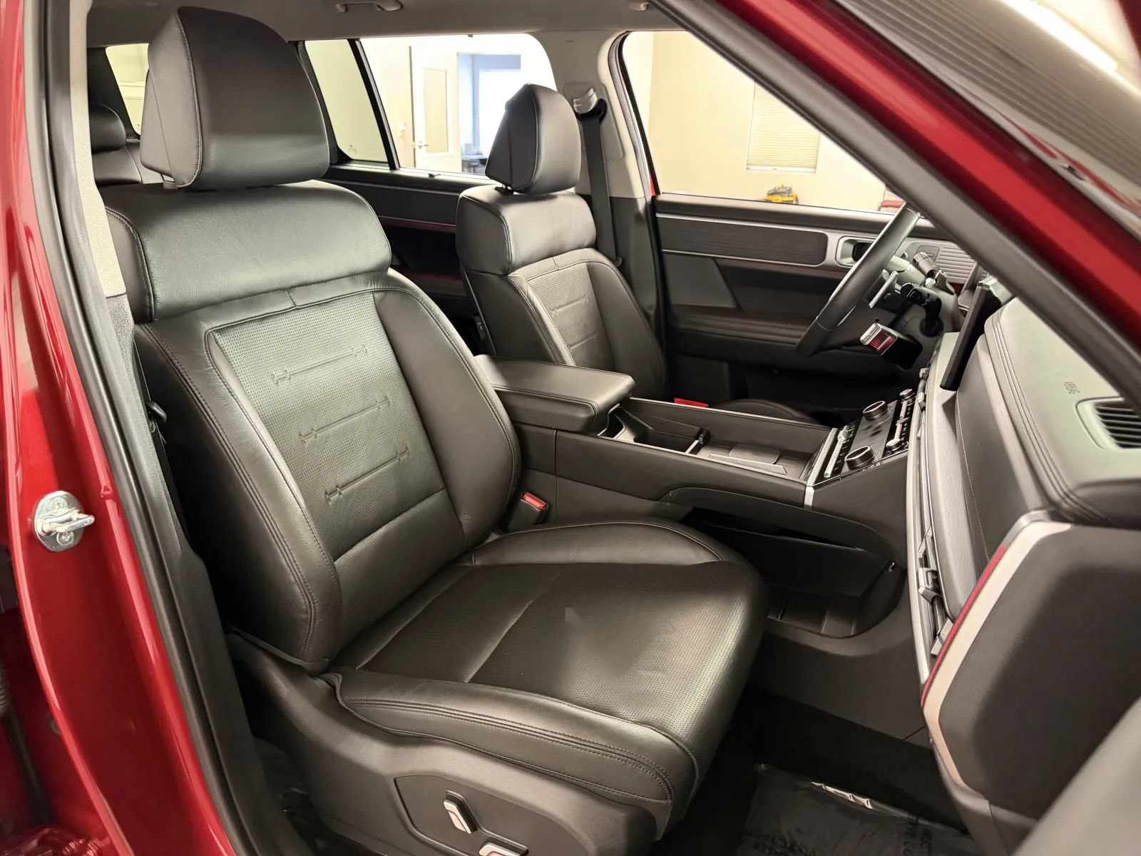 Used 2024 Hyundai Santa Fe Limited AWD/4WD image 46