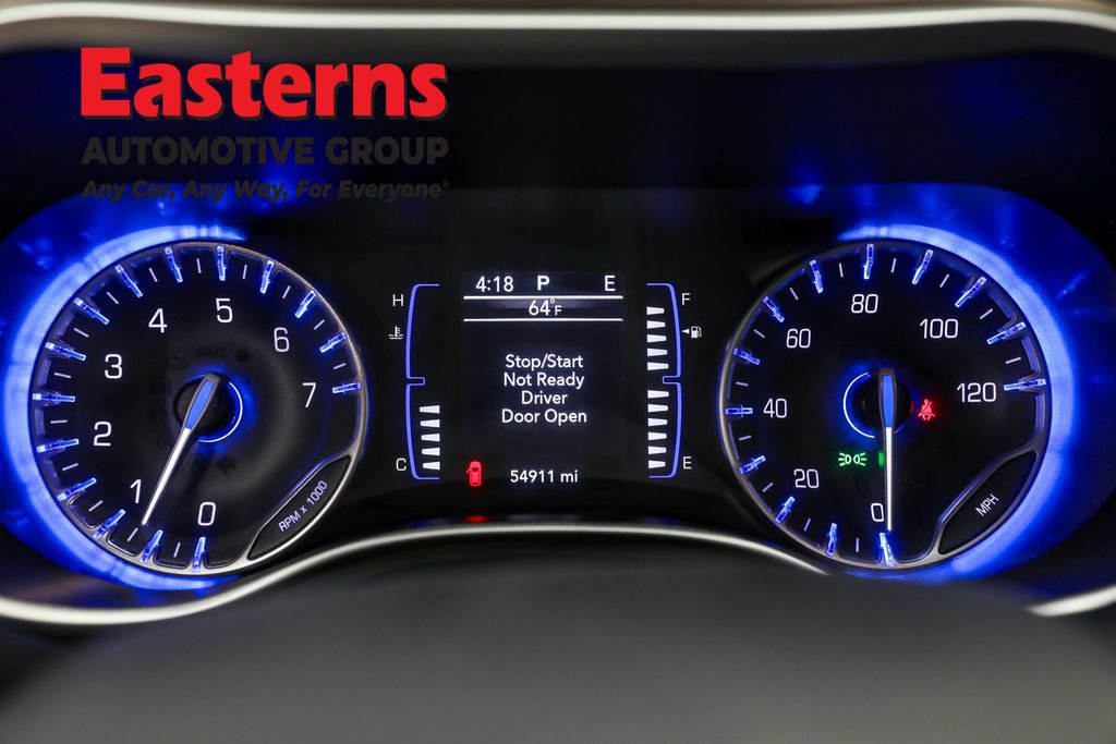 Used 2023 Chrysler Voyager LX image 18