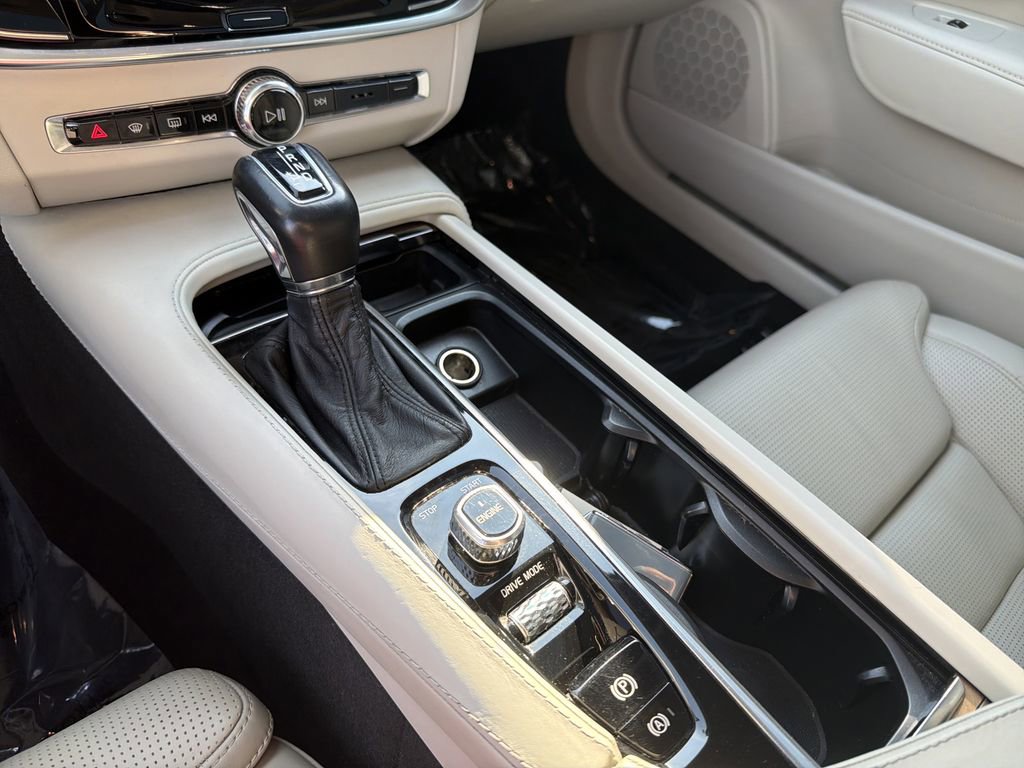 Used 2017 Volvo S90 T6 Inscription w/ Vision Package AWD/4WD image 27