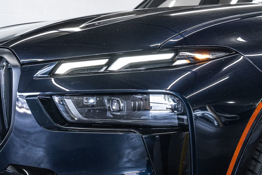 Used 2023 BMW X7 xDrive40i w/ M Sport Package image 9