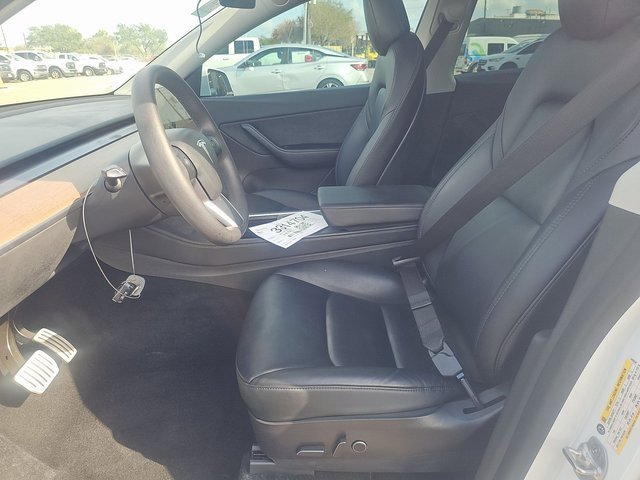 Used 2022 Tesla Model Y Performance image 2